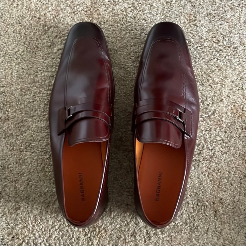 Magnanni Leather Loafers